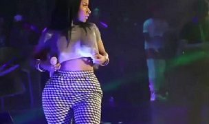 Nicky Minaj Show her Boobs on Stage While Perform